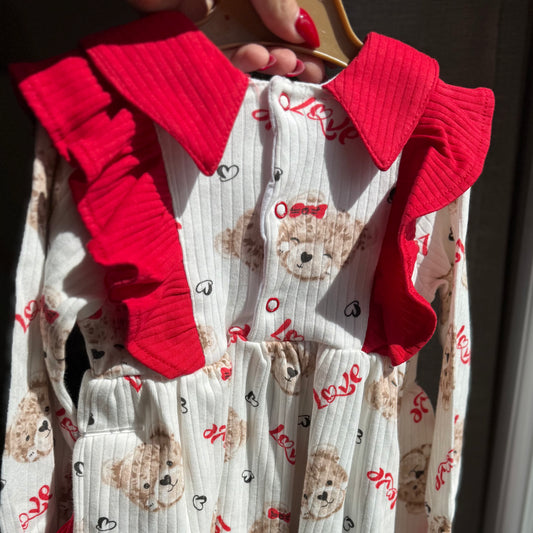 Robe bébé imprimé oursons et cœurs avec bandeau et chaussettes – Ensemble 3 pièces