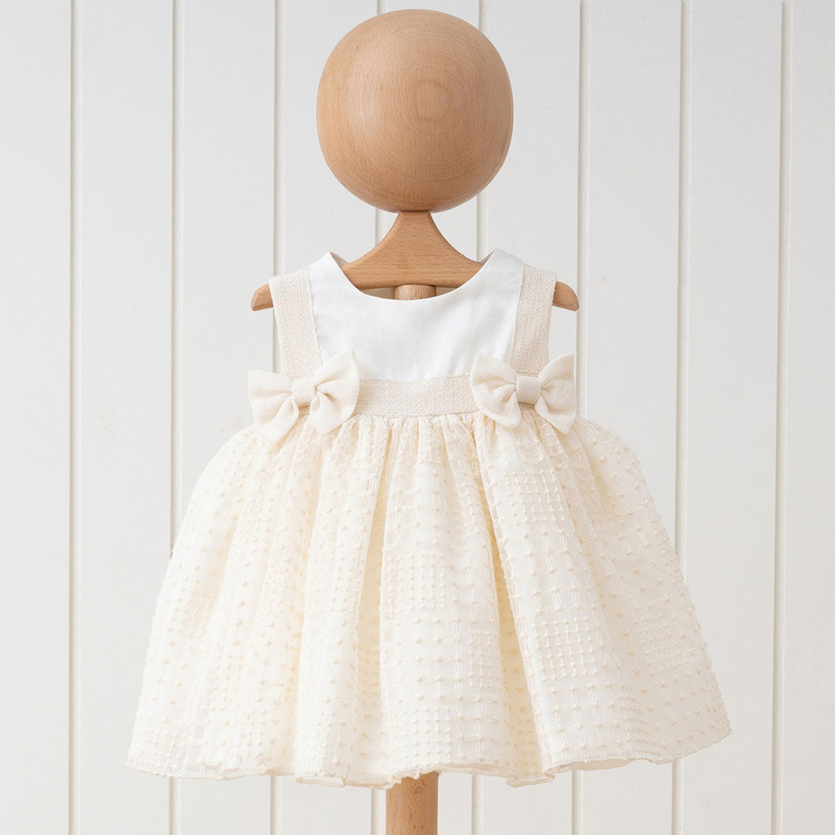 Robe bébé écrue brodée