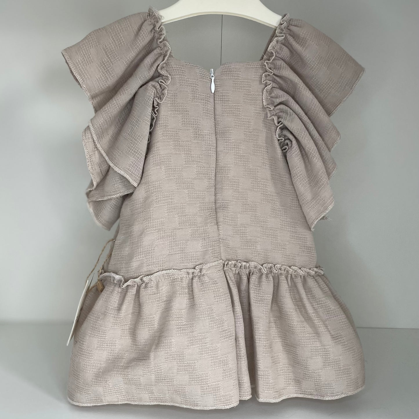 Robe bébé taupe volant noeud