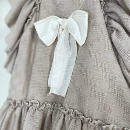 Robe bébé taupe volant noeud