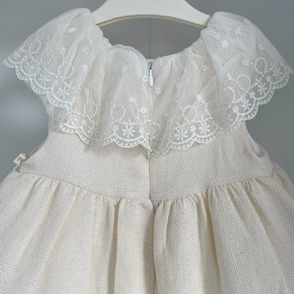 Robe bébé écrue col dentelle