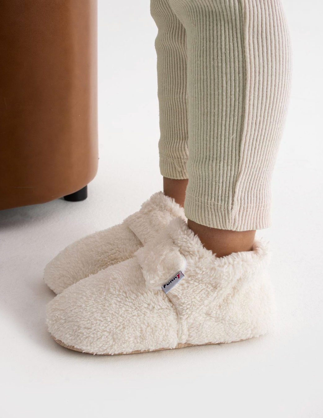 Chaussons Bébé Souples Physiologiques Antidérapants – Chaussures Premiers Pas Barefoot en Coton -  Fluffy velcro