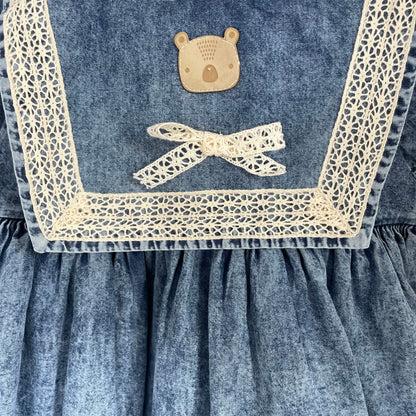 Robe bébé en jean bleu et broderie