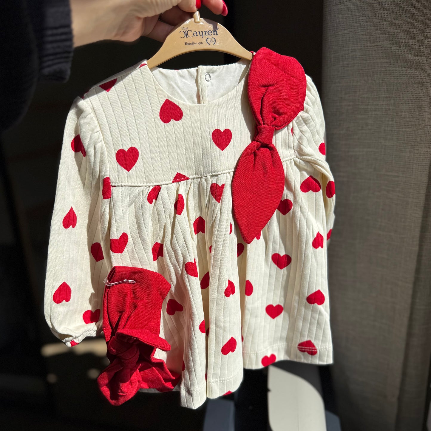 Robe bébé imprimé cœurs rouges – Ensemble avec bandeau