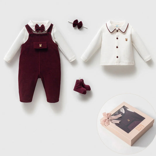 Coffret cadeau garçon 4 pièces coton – Salopette, chemise, noeud, chaussette