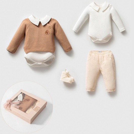 Coffret cadeau garçon 4 pièces coton – Pull, body, pantalon, chaussette