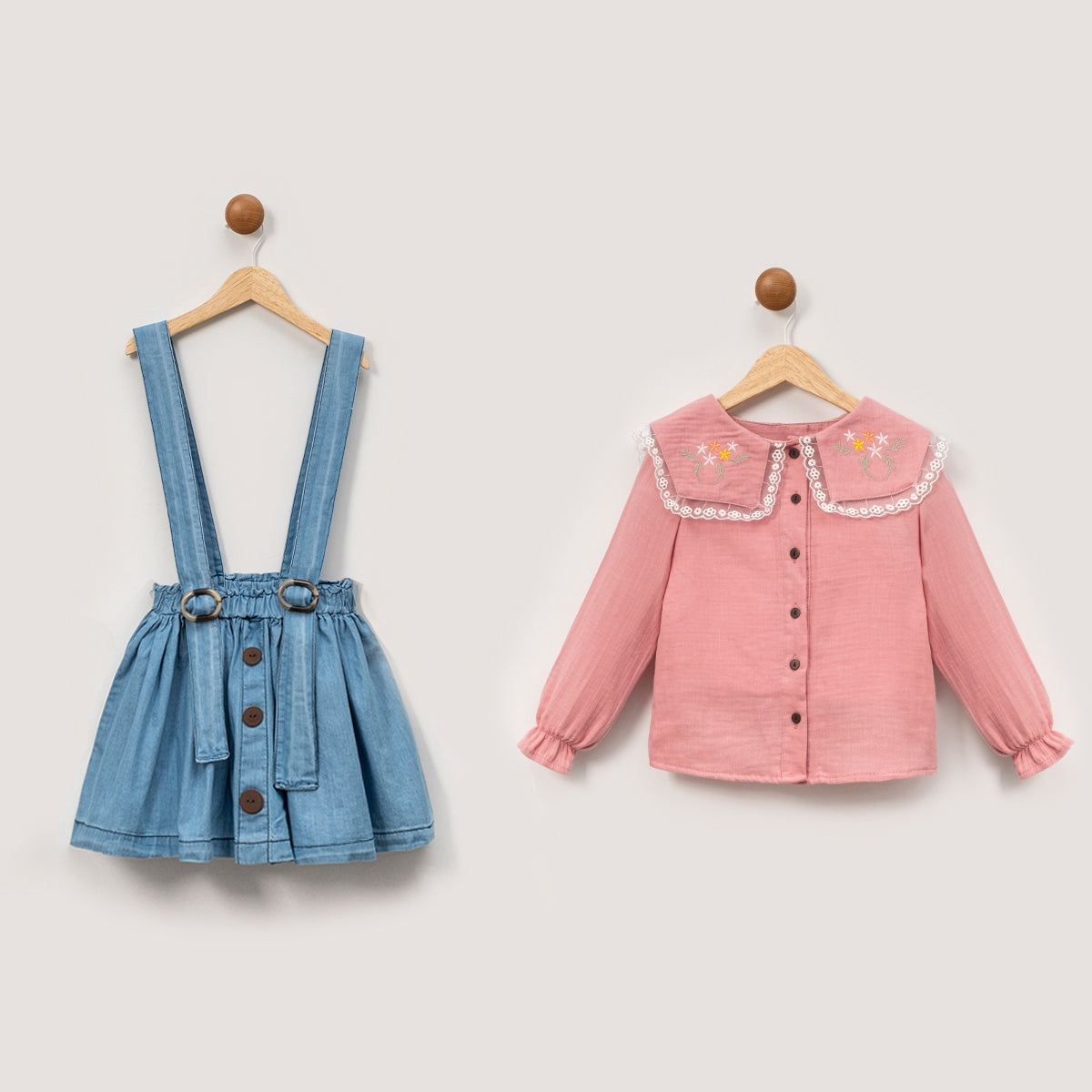 Ensemble fille 2 pièces – Robe salopette en jean & chemisier