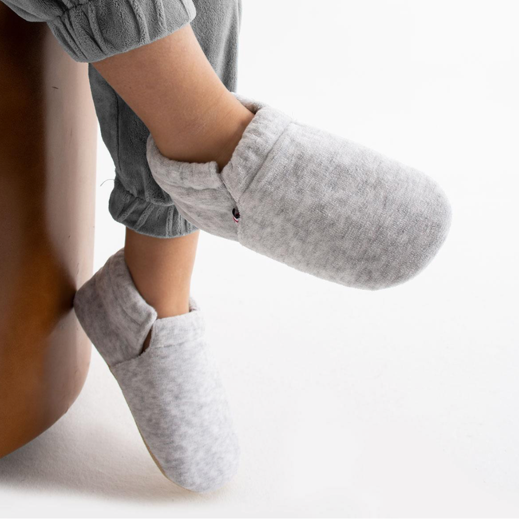 Chaussons physiologiques enfant en velours – Élastiqués – couleur velours gris élastique – vue 3