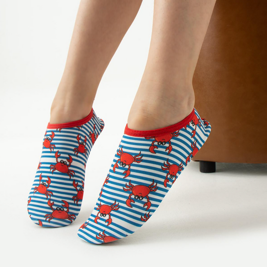 Chaussons de piscine enfant – Motifs animaux et aventure – couleur crabe – vue 1