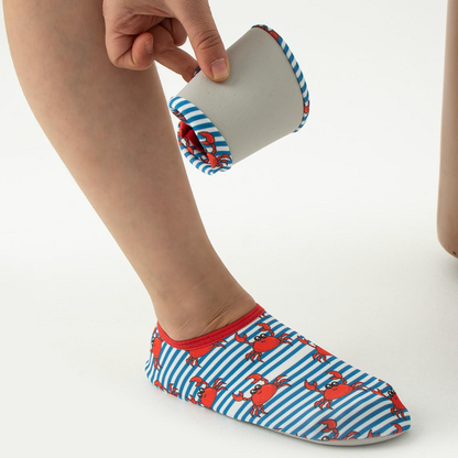 Chaussons de piscine enfant – Motifs animaux et aventure – couleur crabe – vue 2