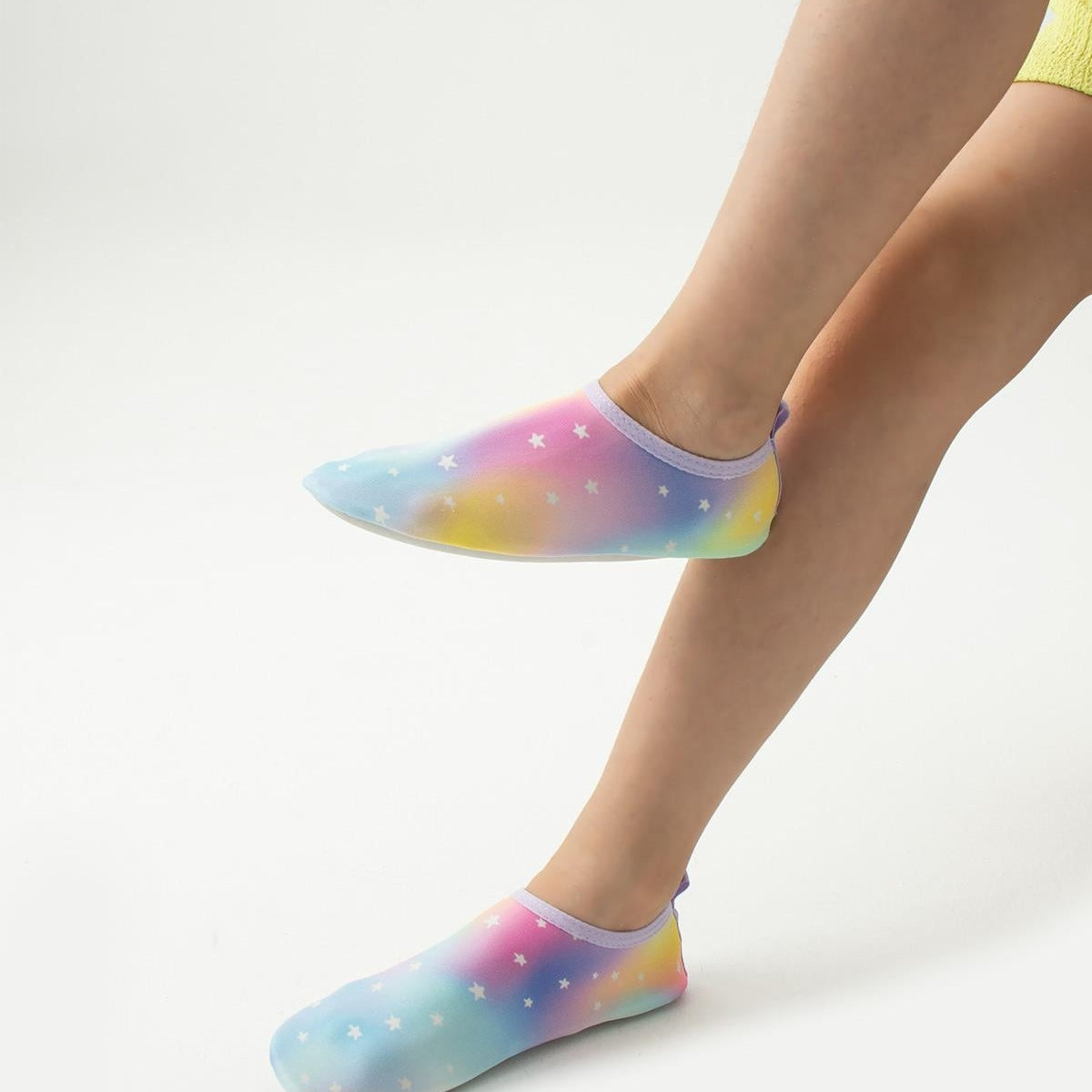 Chaussons de piscine enfant – motif étoile – vue de profil
