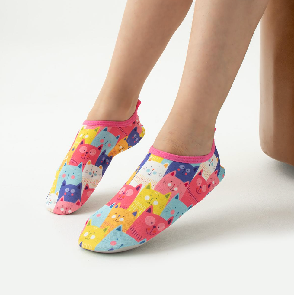 Chaussons de piscine enfant – Motifs licorne et été – couleur chat – vue 1