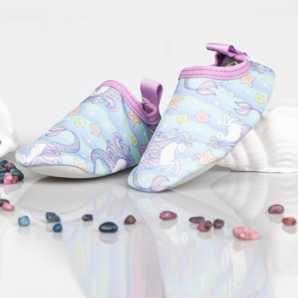 Chaussons de piscine enfant – Motifs licorne et été – couleur licorne – vue 1